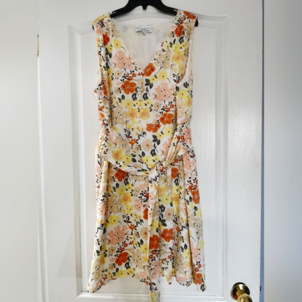 41 Hawthorn summer dress, size XL Floral patern, yellow orange, green.